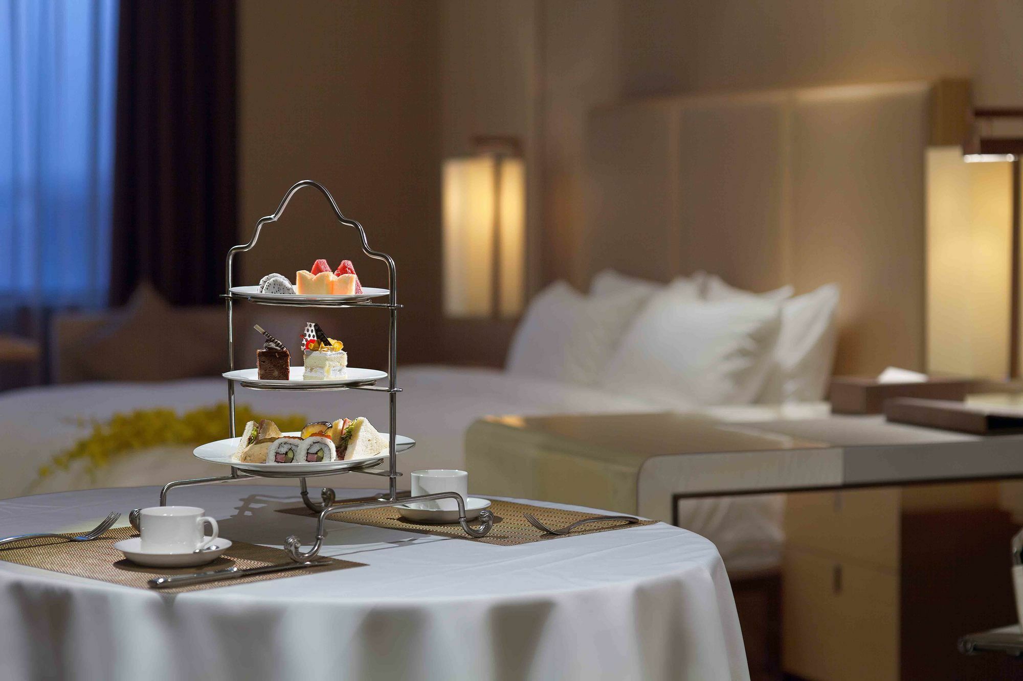 Gallery F Hotel Ухань Экстерьер фото