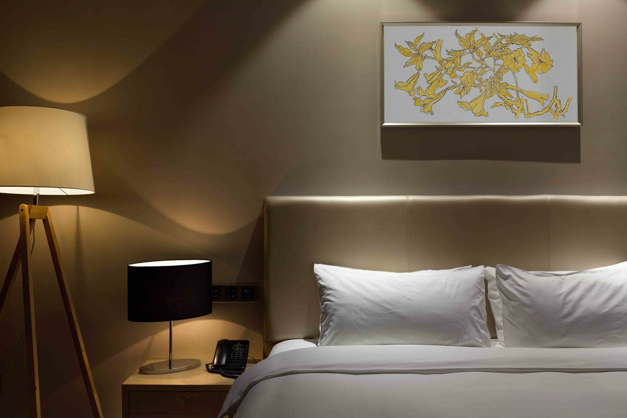 Gallery F Hotel Ухань Экстерьер фото