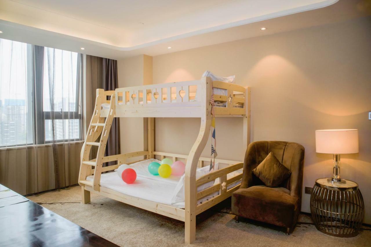 Gallery F Hotel Ухань Экстерьер фото