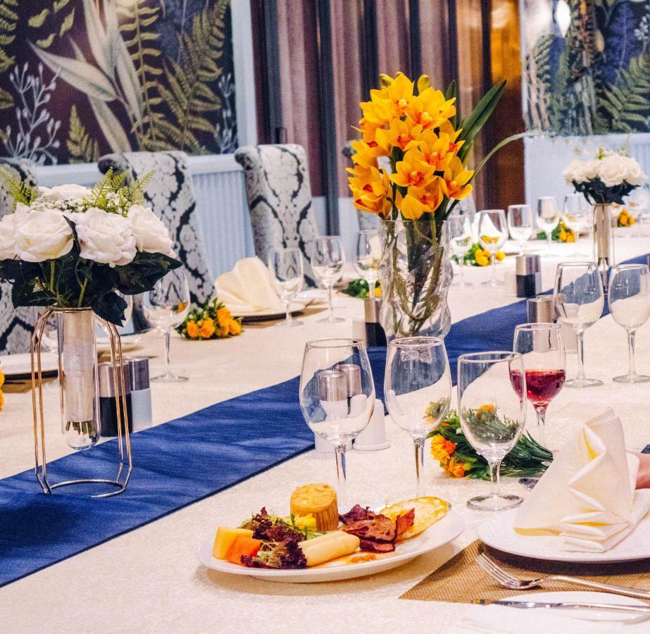 Gallery F Hotel Ухань Экстерьер фото