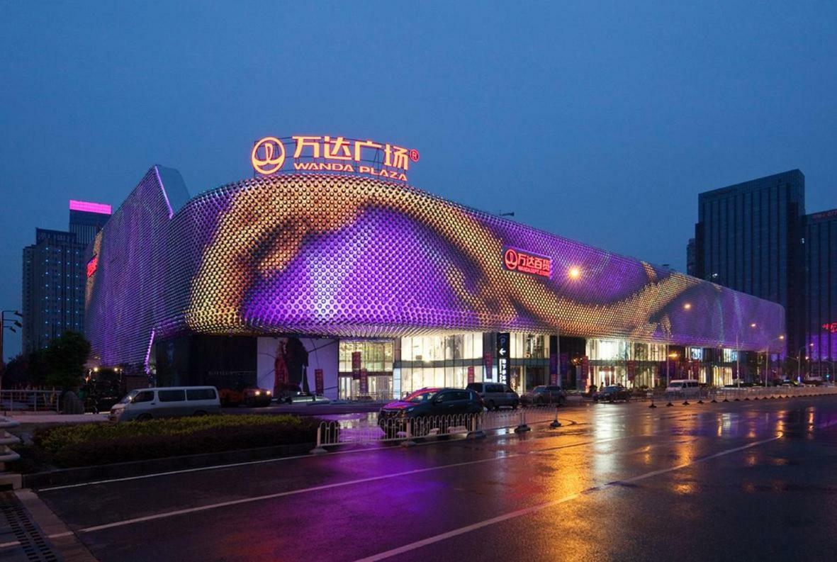 Gallery F Hotel Ухань Экстерьер фото