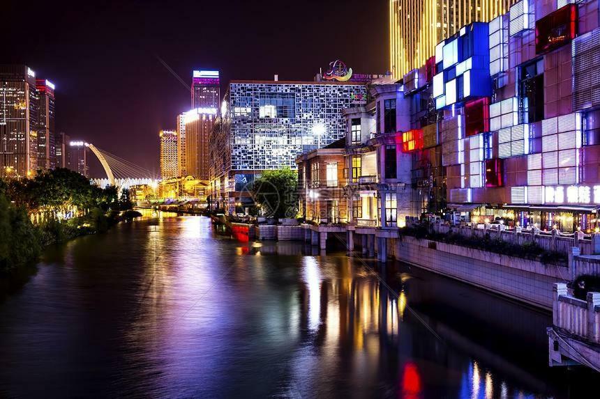 Gallery F Hotel Ухань Экстерьер фото