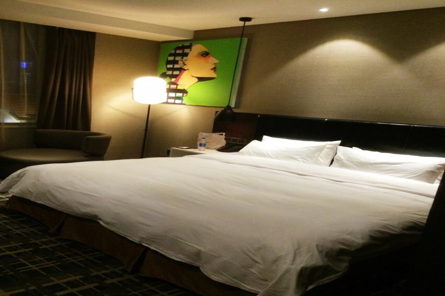 Gallery F Hotel Ухань Экстерьер фото