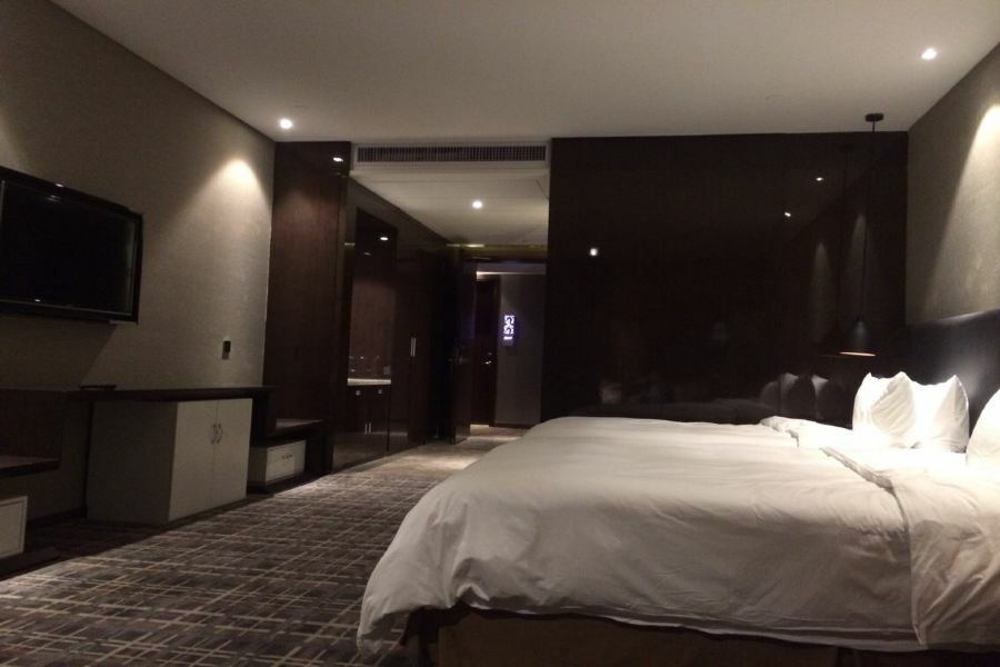 Gallery F Hotel Ухань Экстерьер фото